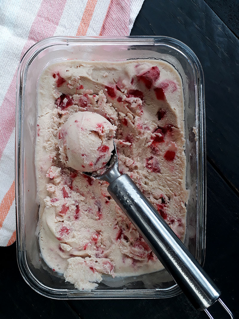 Erdbeer Eiscreme (Vegan, Glutenfrei, Ohne Nüsse, Fruchtgesüßt) | Das ...